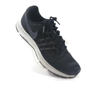 Nike Run Swift Sneakers EUC size 8   FS1779